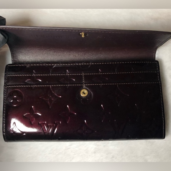 Louis Vuitton Authentic Dark Burgundy Amarante Monogram Vernis Sarah Wallet - Picture 6 of 15